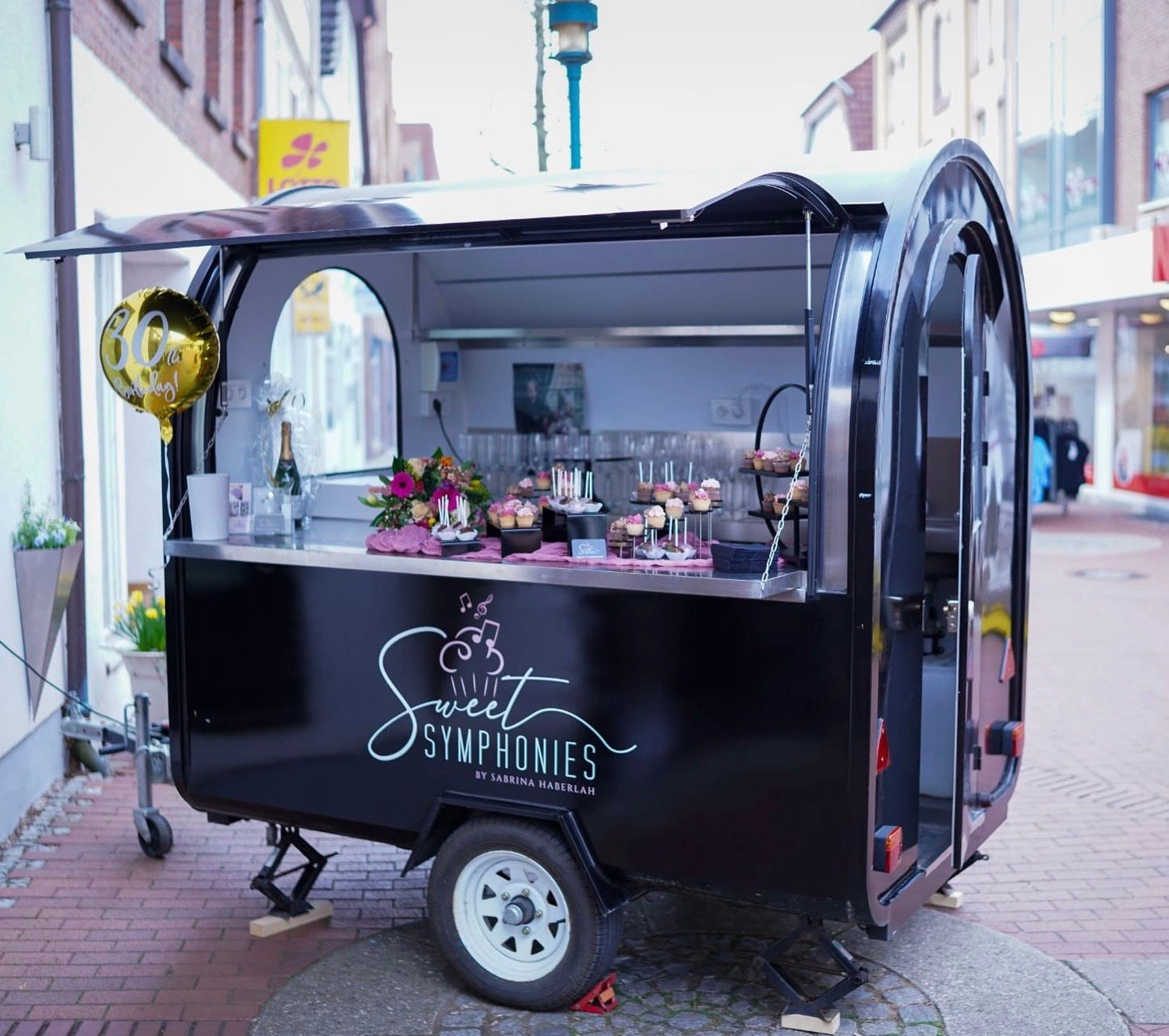 Sweet Symphonies by Sabrina Haberlah – Café – Food trailer