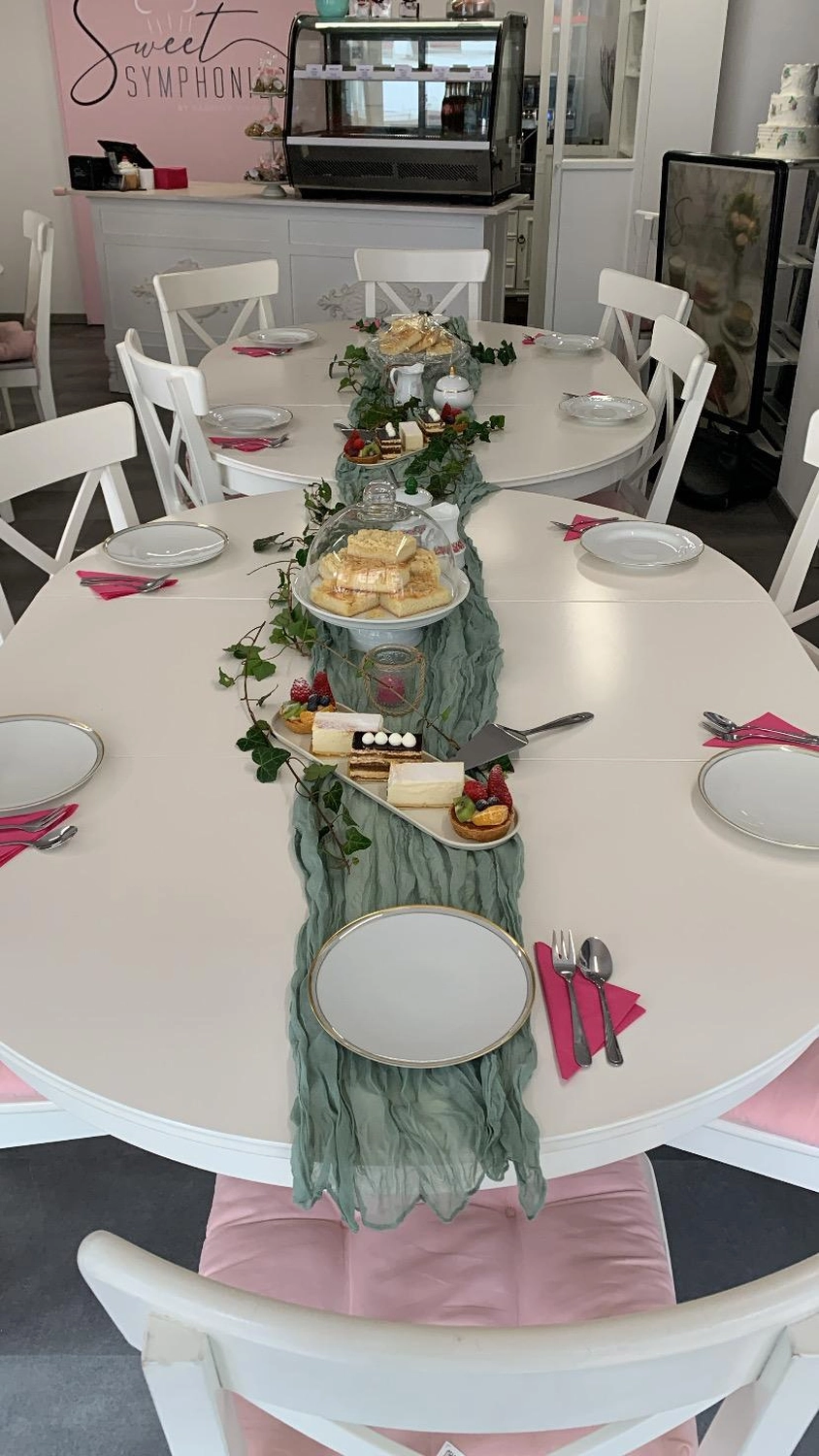 Sweet Symphonies by Sabrina Haberlah – Café – Esstisch